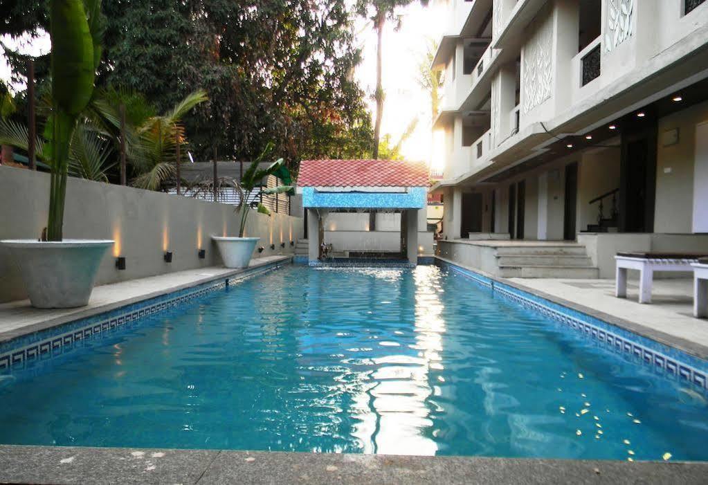 Resort De Crossroads 卡兰古特 外观 照片