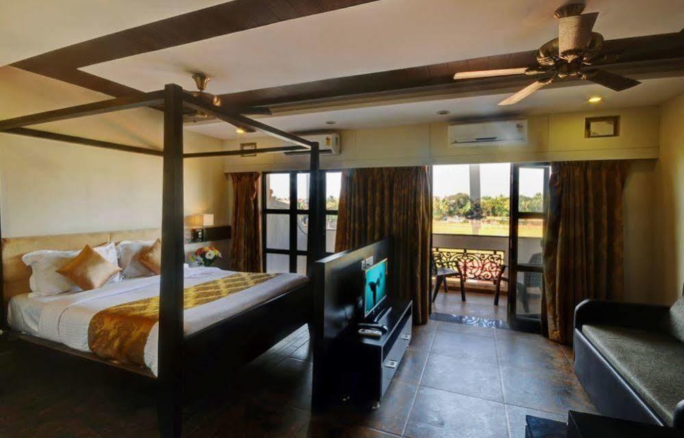 Resort De Crossroads 卡兰古特 外观 照片